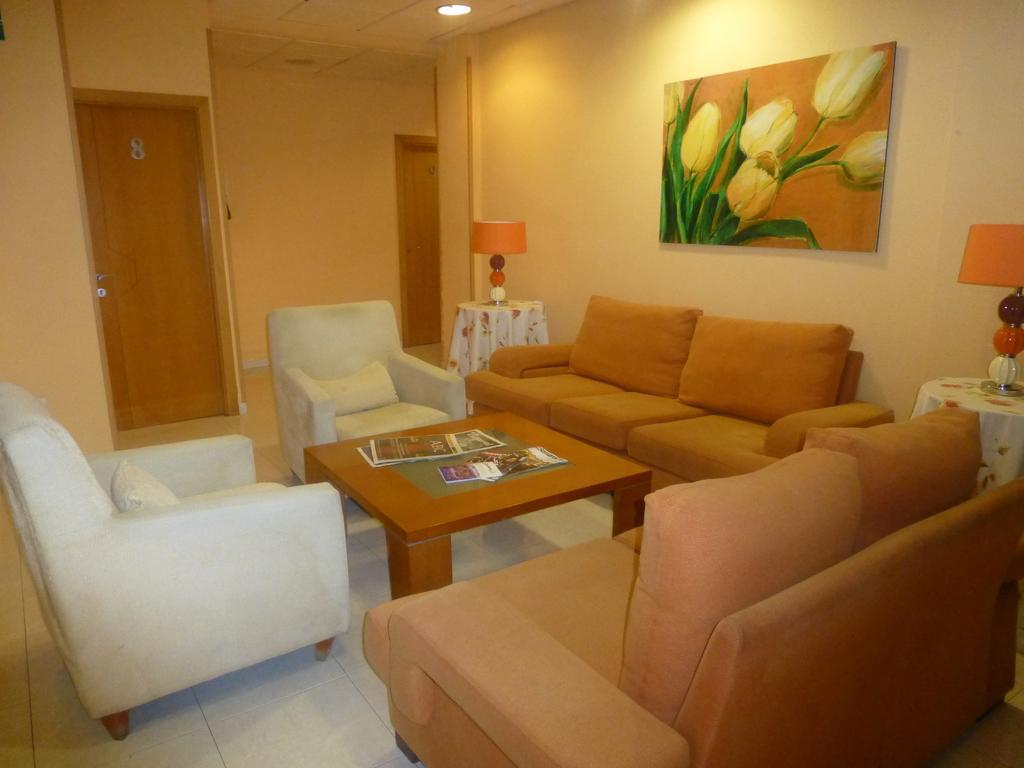 Hostal El Val Alcalá de Henares Zewnętrze zdjęcie