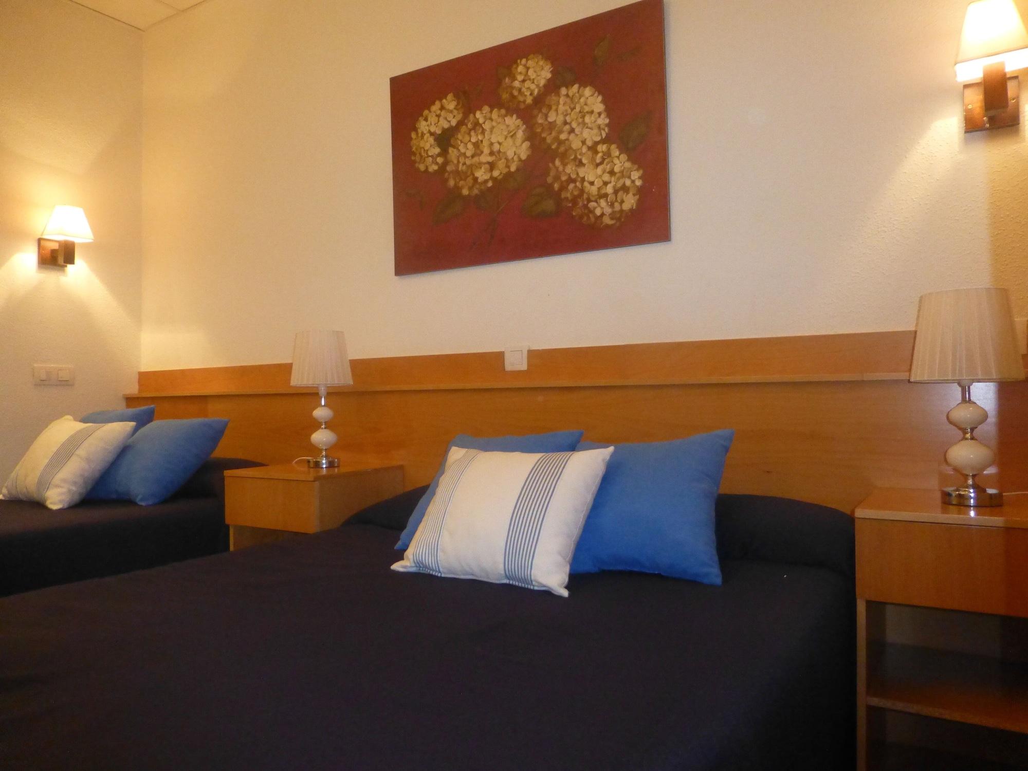 Hostal El Val Alcalá de Henares Zewnętrze zdjęcie