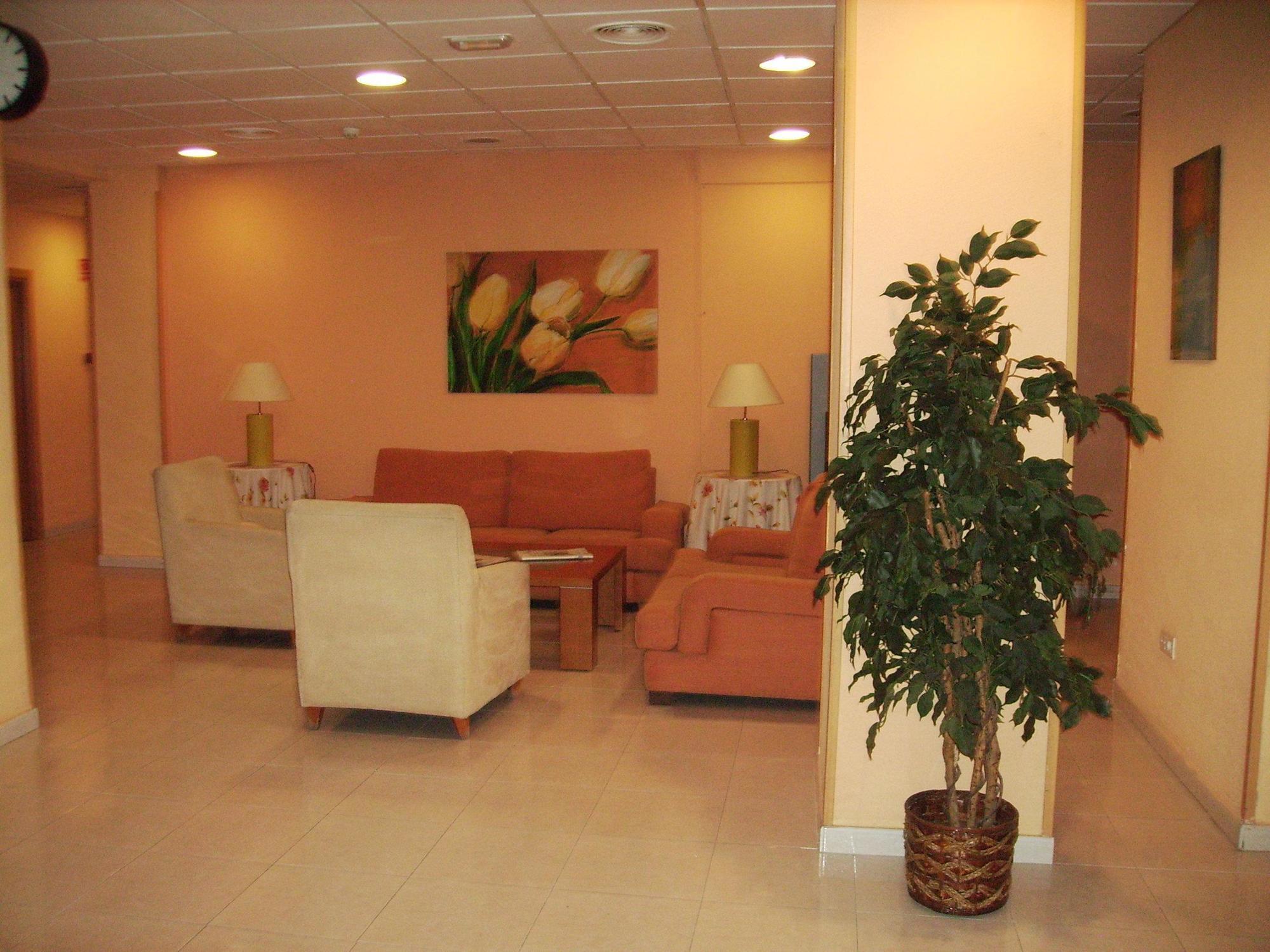 Hostal El Val Alcalá de Henares Zewnętrze zdjęcie
